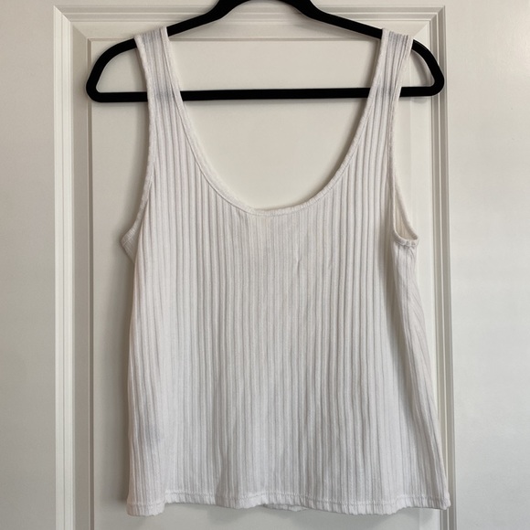 H&M Tank - Picture 2 of 3